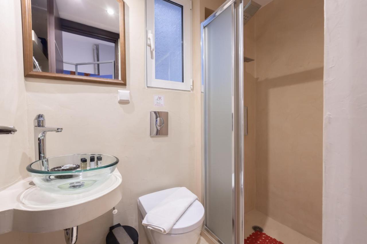 Ideal 4 Bdr Apartment In Plaka For 10! أثينا المظهر الخارجي الصورة