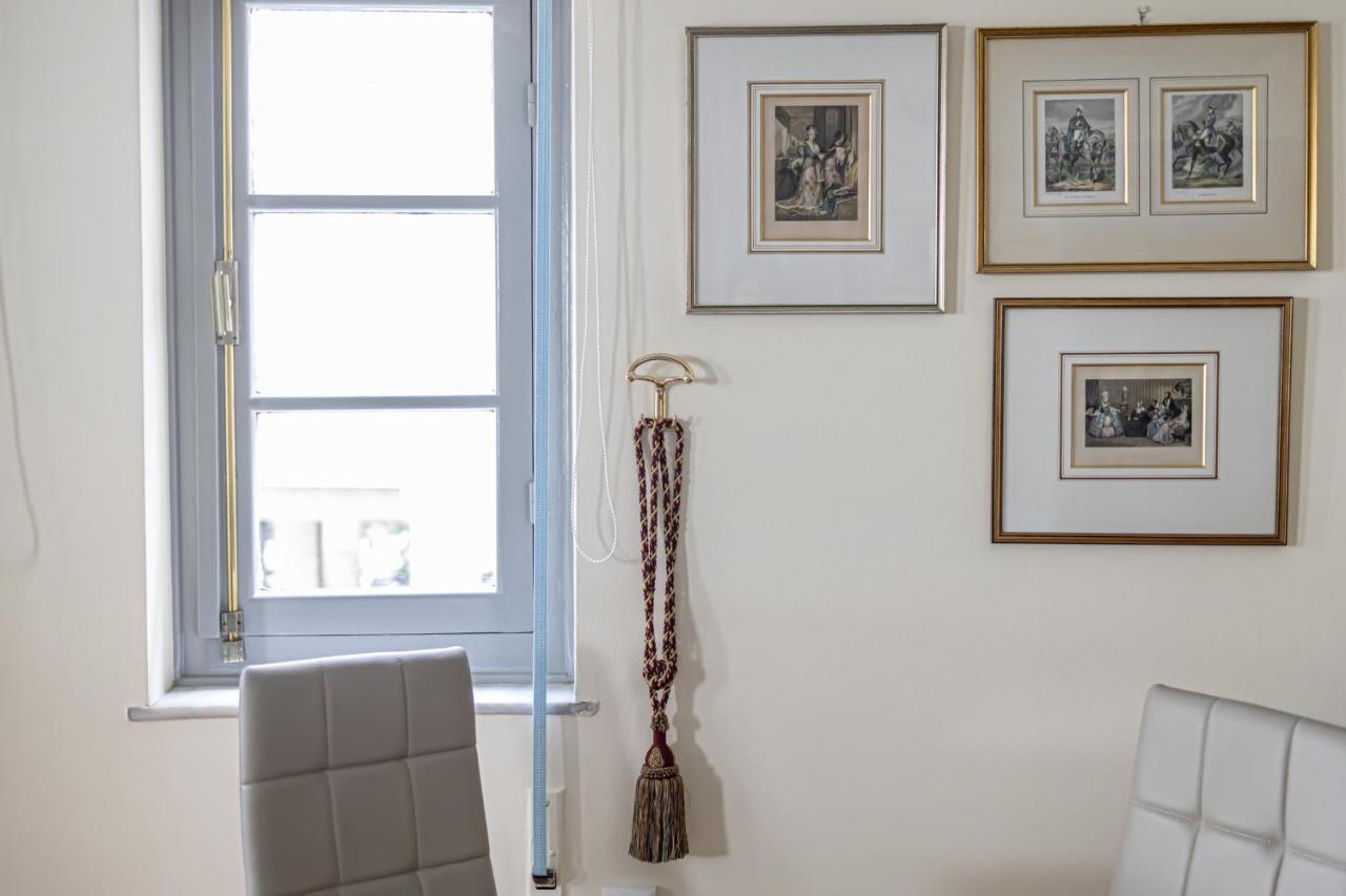 Ideal 4 Bdr Apartment In Plaka For 10! أثينا المظهر الخارجي الصورة