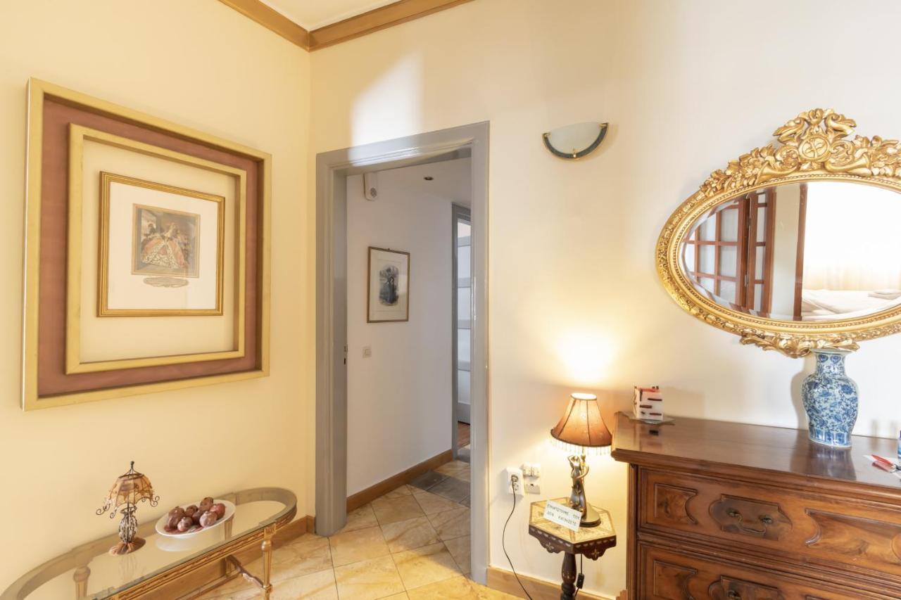 Ideal 4 Bdr Apartment In Plaka For 10! أثينا المظهر الخارجي الصورة