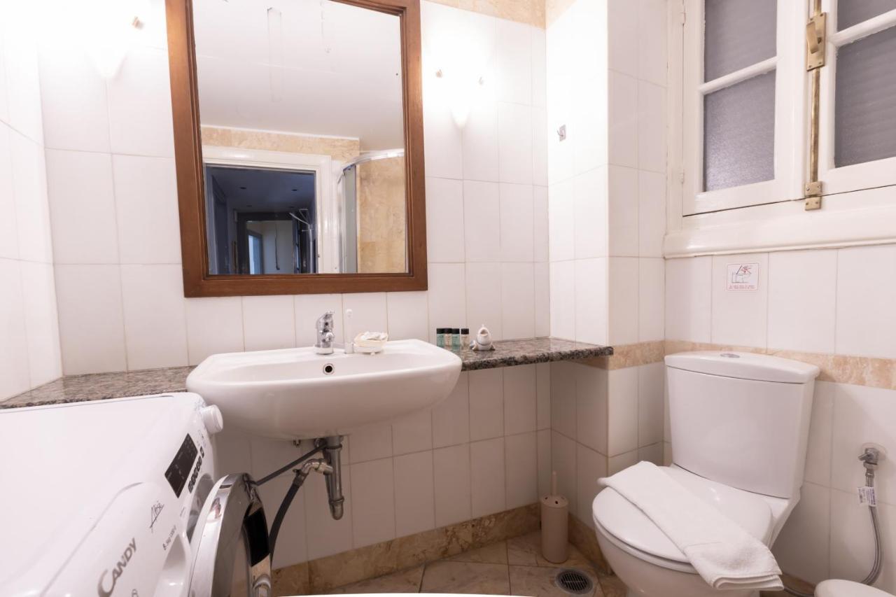 Ideal 4 Bdr Apartment In Plaka For 10! أثينا المظهر الخارجي الصورة